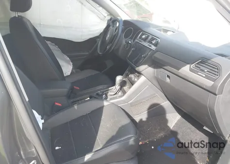 2019 Volkswagen Tiguan 2.0T Se/2.0T Sel/2.0T Sel R-Line/2.0T Sel R-Line Black из США, поврежденный, VIN 3VV2B7AX9KM196917